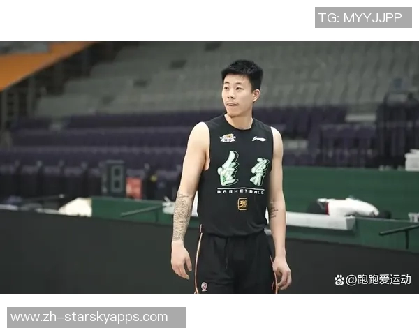 弗格正式加盟上海队新赛季与张镇麟携手再战篮球赛场