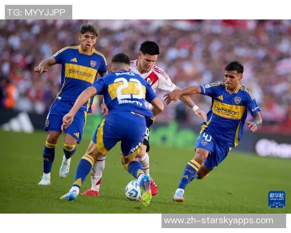 维尼修斯被换下场后对马斯坦托诺表达不满引发关注